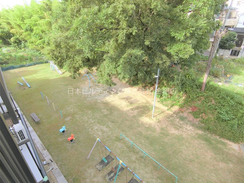 眺望　隣接して公園がございます。
