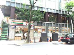 コンビニ　セブンイレブン 赤坂2丁目店（コンビニ）まで70m