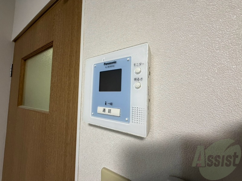 セキュリティ　ＴＶモニター付インターホンです。来客者の顔が見えるので安心！