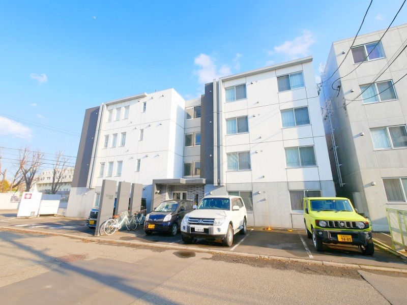 建物外観　インターネットが無料の駅近マンションです♪