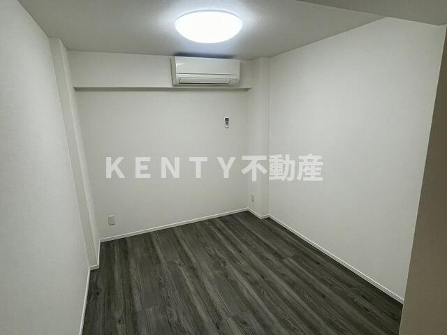 その他部屋・スペース　開放的な寝室です