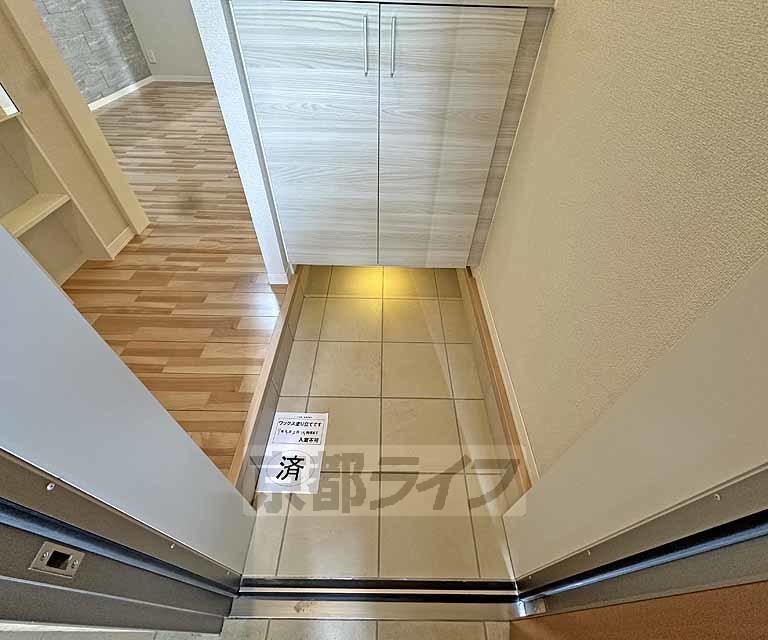ＪＲ山陰本線 馬堀駅 徒歩9分 3階建 築4年の玄関写真