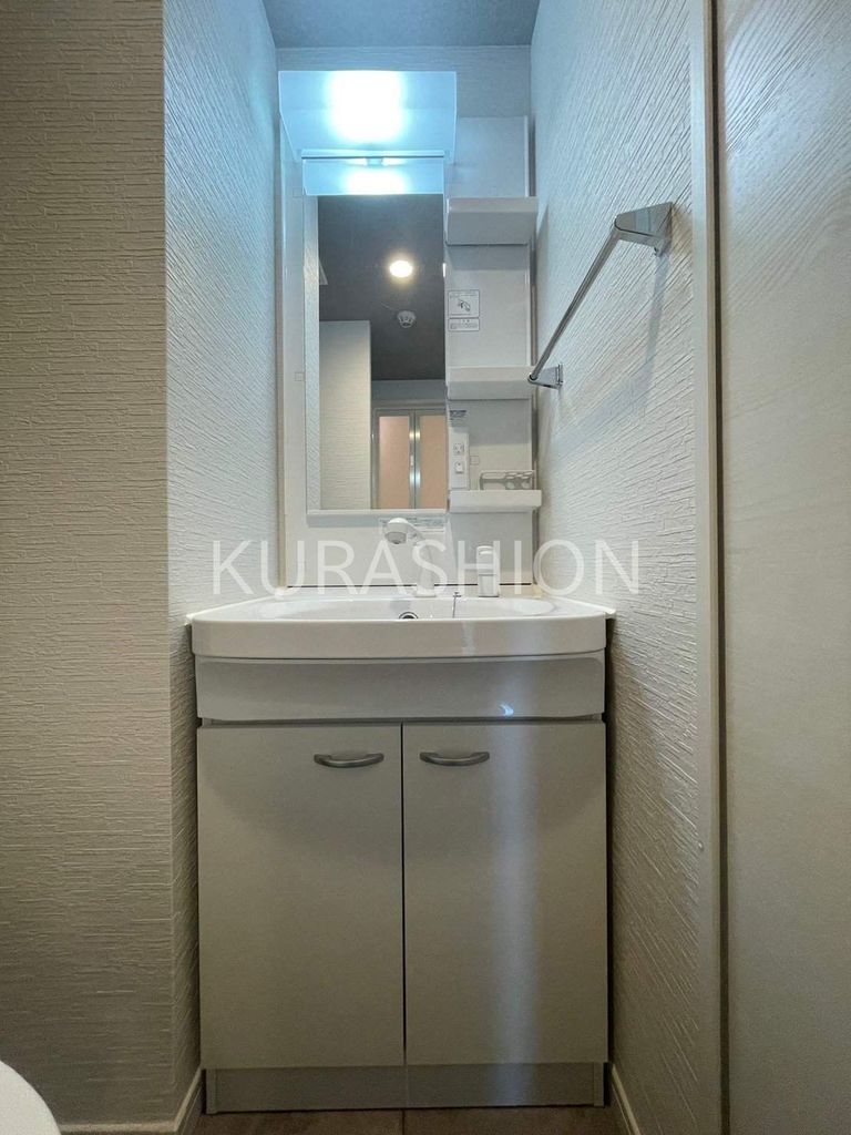 洗面設備　別部屋の写真になります。