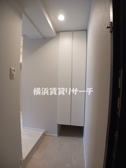 RELUXIA横濱反町の玄関写真