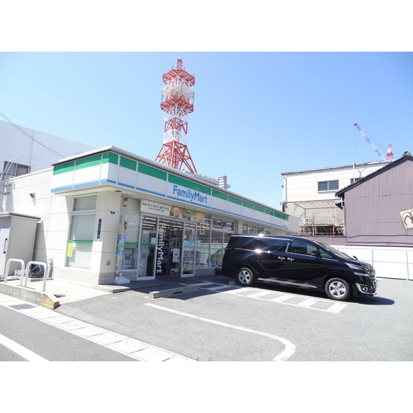 コンビニ　ファミリーマート津丸之内店（コンビニ）まで211m