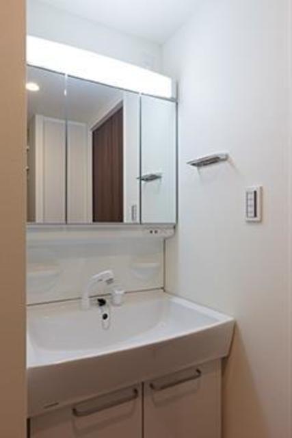 洗面設備　※写真は同タイプ住戸です。