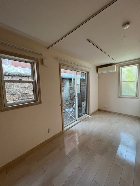 居室・リビング　同マンション別部屋