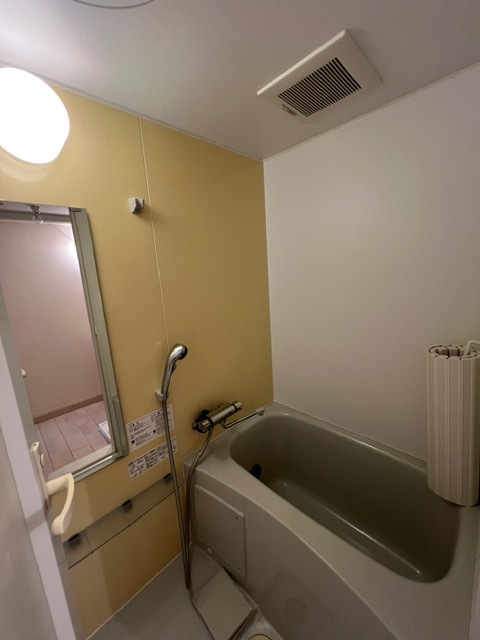 バス・シャワールーム　同マンション別部屋