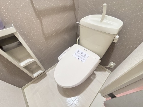トイレ　温水洗浄便座