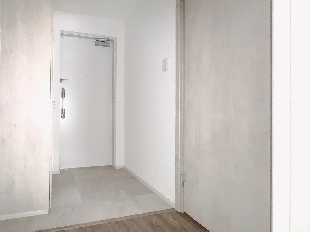 玄関　別部屋参照写真
