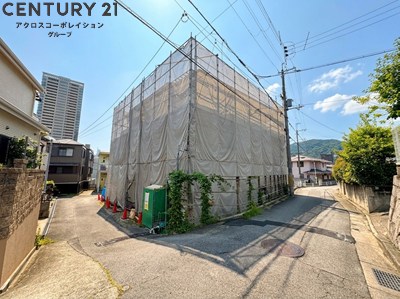 建物外観　オートロック、防犯カメラ付きで安心です♪