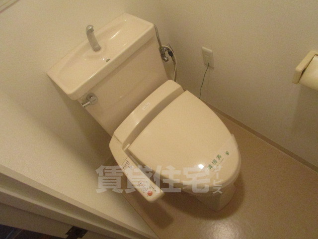 阪急京都線 茨木市駅 徒歩7分 7階建 築34年のトイレ写真