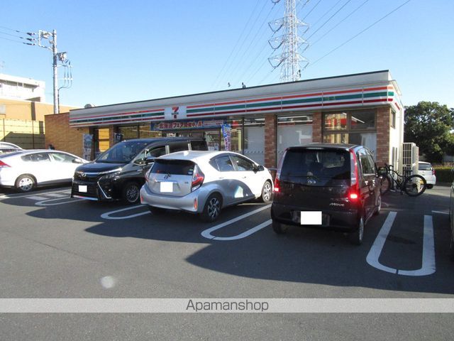 コンビニ　セブンイレブン（コンビニ）まで400m
