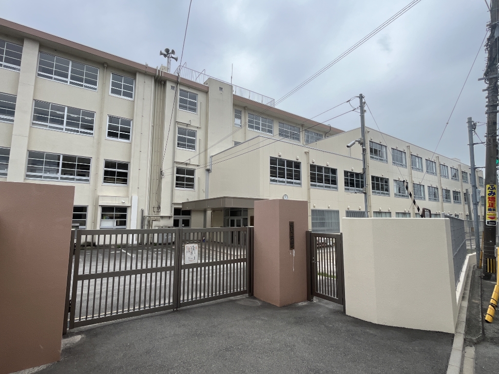 小学校　福岡市立高取小学校（小学校）まで572m