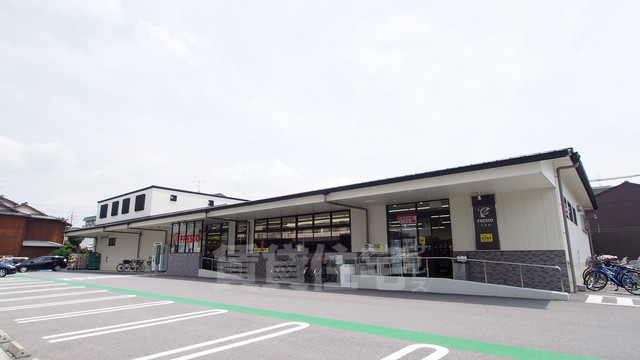 スーパー　ライフ　壬生店（スーパー）まで718m