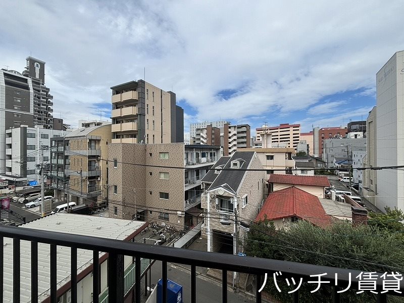 バルコニー　別号室タイプの為、現状を優先いたします