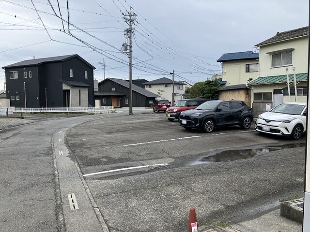 駐車場　駐車場