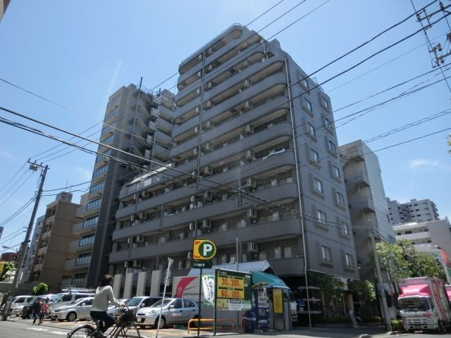 建物外観　SRC造11階建ての物件です