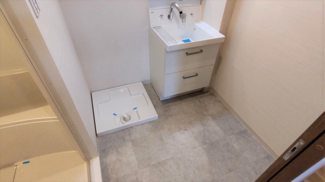 洗面設備　室内に洗濯機置けます