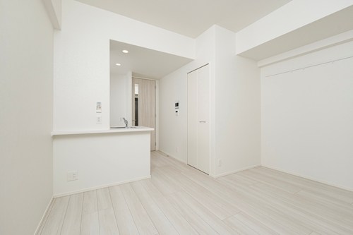 地下鉄七隈線 博多駅 徒歩18分 14階建 築2年の居間写真