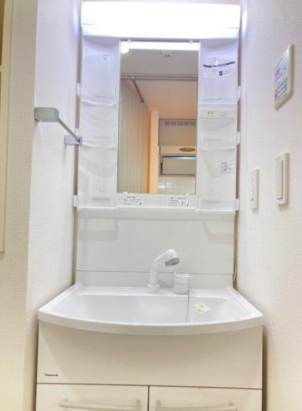 洗面設備　参考写真（別部屋）