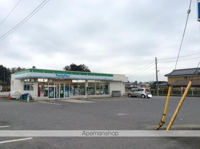 その他　ファミリーマート阿見中央店（その他）まで371m