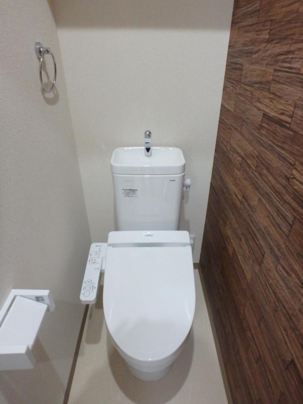 地下鉄谷町線 駒川中野駅 徒歩7分 3階建 築9年のトイレ写真