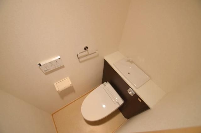 ＪＲ武蔵野線 新座駅 徒歩18分 5階建 築14年のトイレ写真