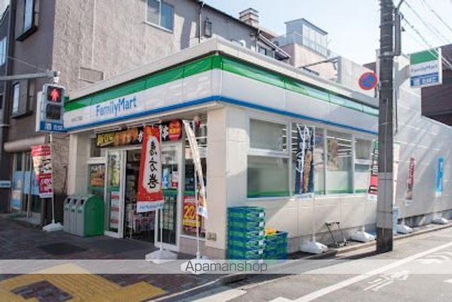 コンビニ　ファミリーマート牡丹三丁目店（コンビニ）まで359m