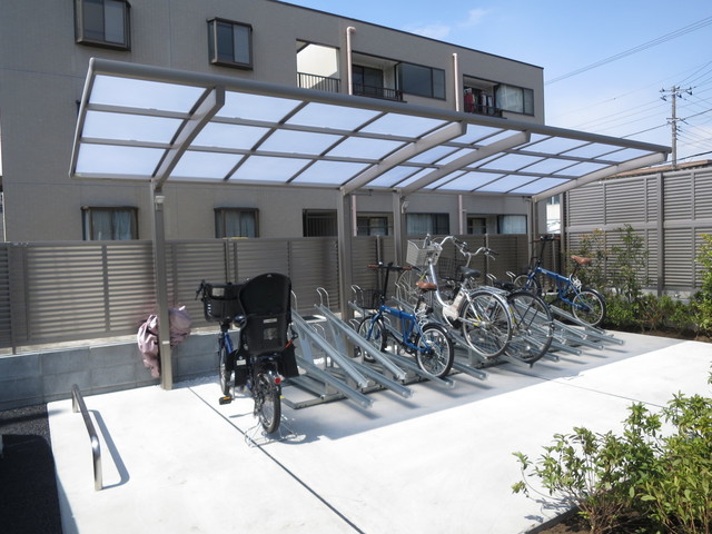 その他共有部分　敷地内に屋根付き駐輪場あります♪