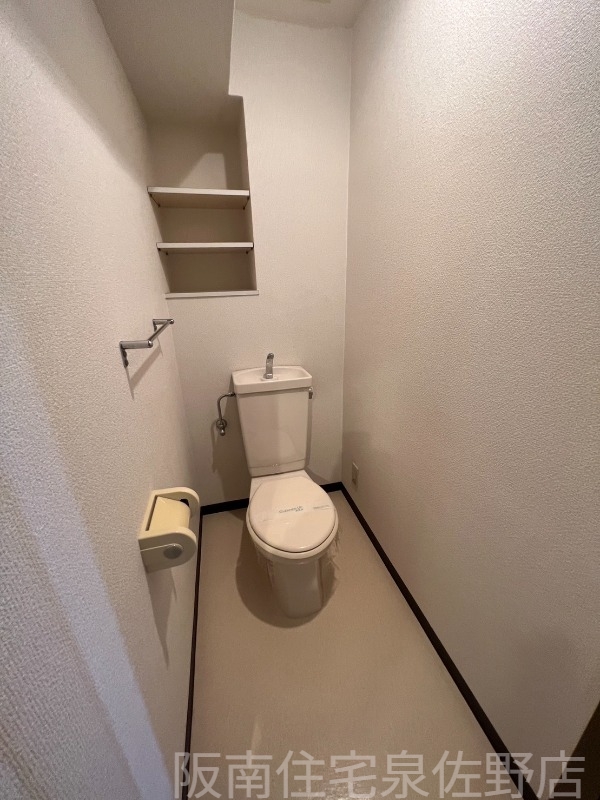 南海本線 樽井駅 徒歩10分 10階建 築34年のトイレ写真