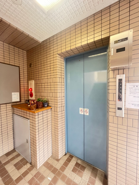クレスビルの外観写真