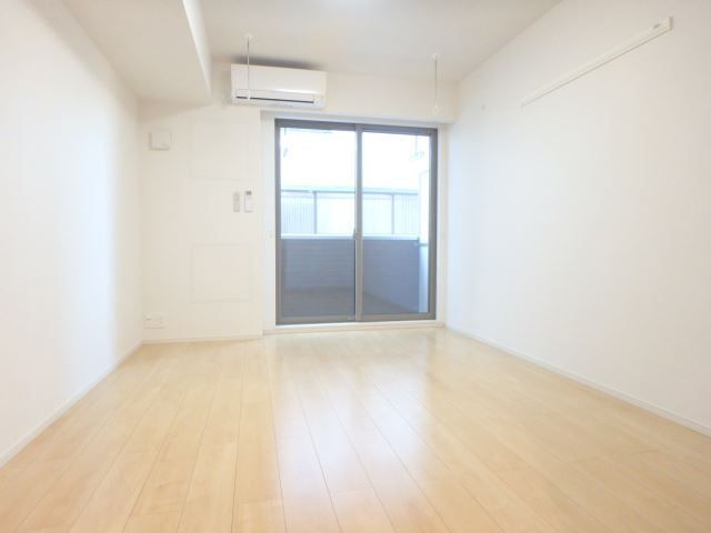 ジュネス Kの居間写真