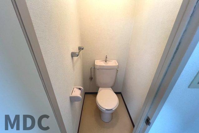 ＪＲ鳴門線 金比羅前駅 徒歩47分 4階建 築37年のトイレ写真