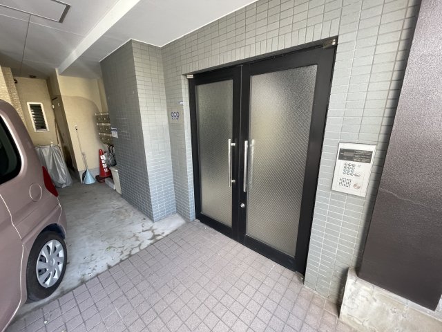 C.C.9.の外観写真
