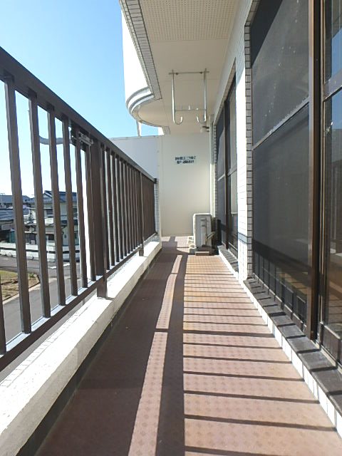 玄関　別のお部屋の写真になります。