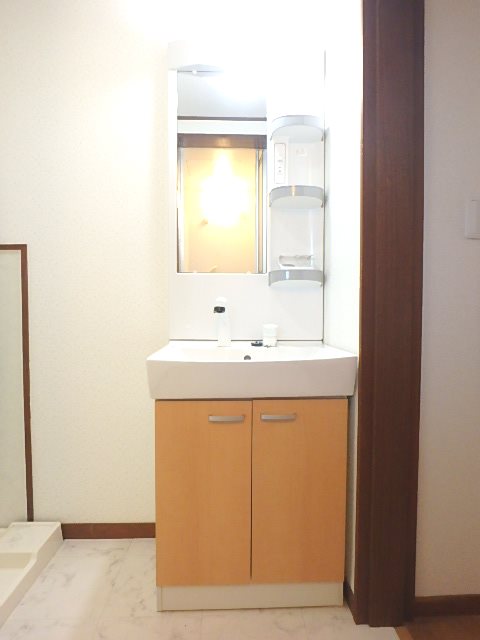 洗面設備　別のお部屋の写真になります。
