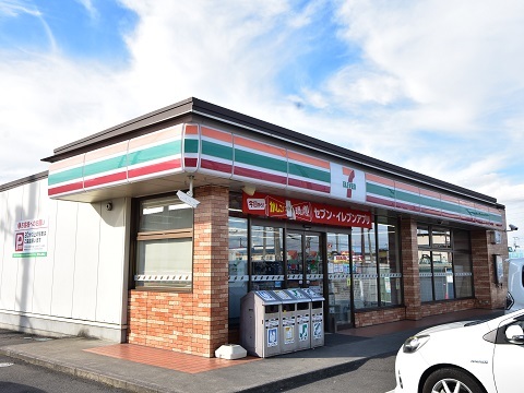 コンビニ　セブンイレブン富久山久保田店（コンビニ）まで1000m