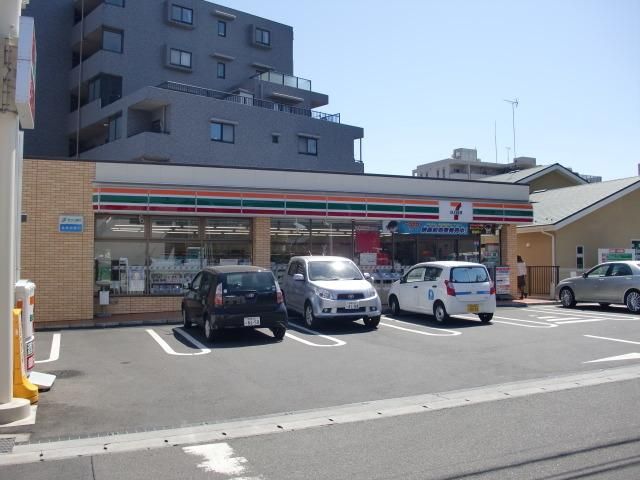 コンビニ　★★セブンイレブン（コンビニ）まで334m
