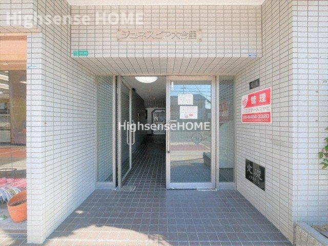 エントランス　ゆとりのあるエントランスです