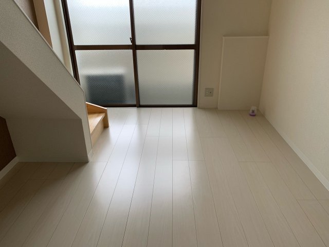 シャトレ南荻窪の居間写真
