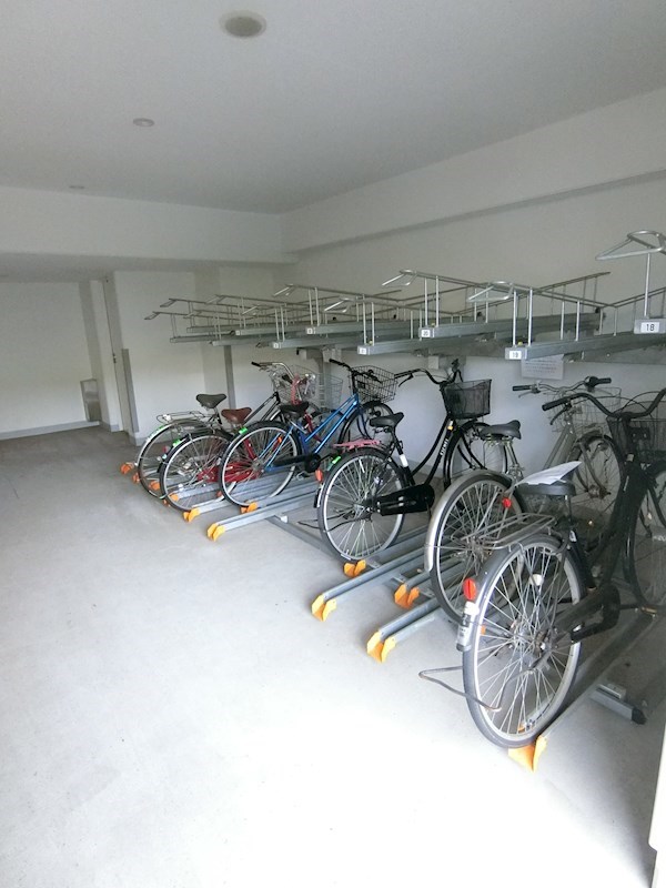 その他共有部分　屋根付き駐輪場