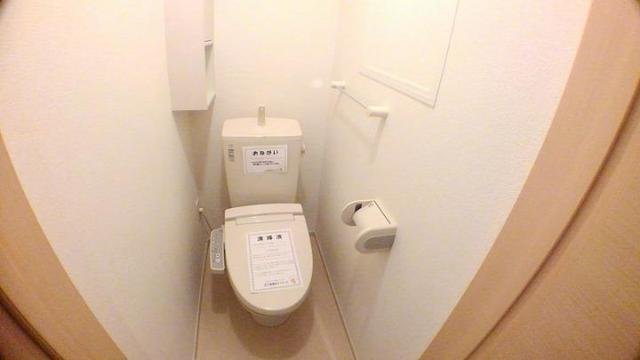 トイレ　清潔感のあるトイレです