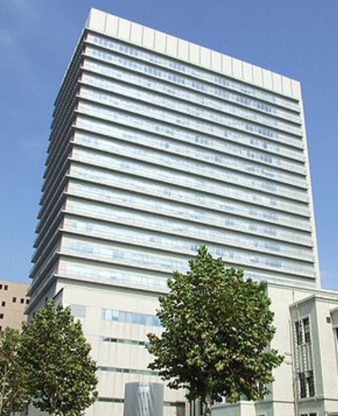 病院　東京慈恵会医科大学附属病院（病院）まで390m