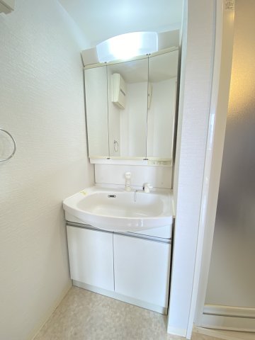 洗面設備　※同物件別号室参考写真