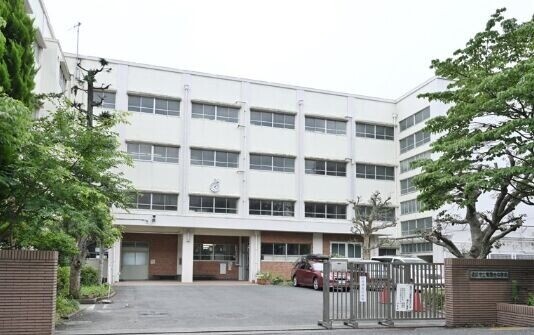 中学校　横浜市立青葉台中学校（中学校）まで530m