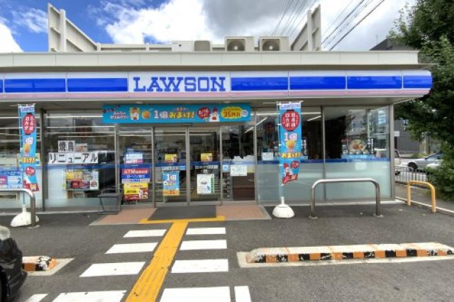 コンビニ　ローソン山科大塚店（コンビニ）まで231m