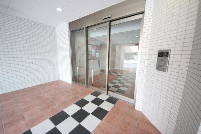 エントランス　建物の内部です