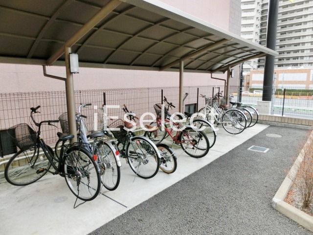 エントランス　駐輪場あります