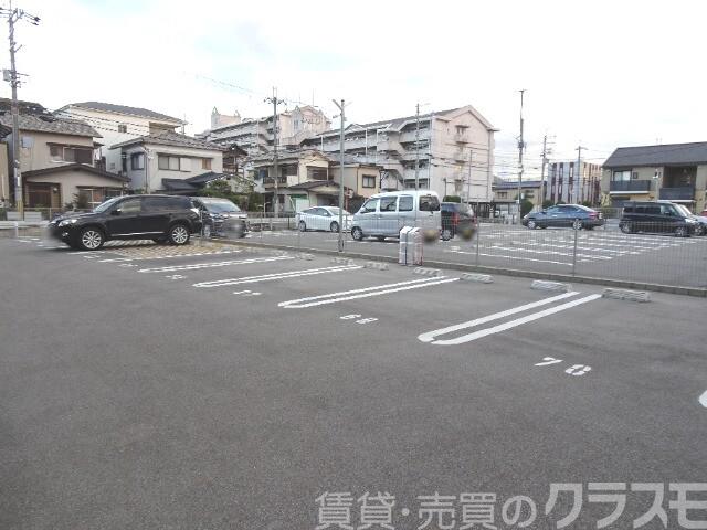 駐車場　敷地内駐車場